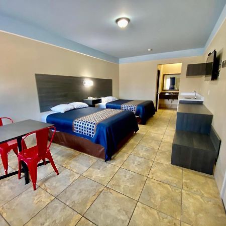 Texas Inn & Suites Mcallen At La Plaza Mall And Airport McAllen Exterior foto