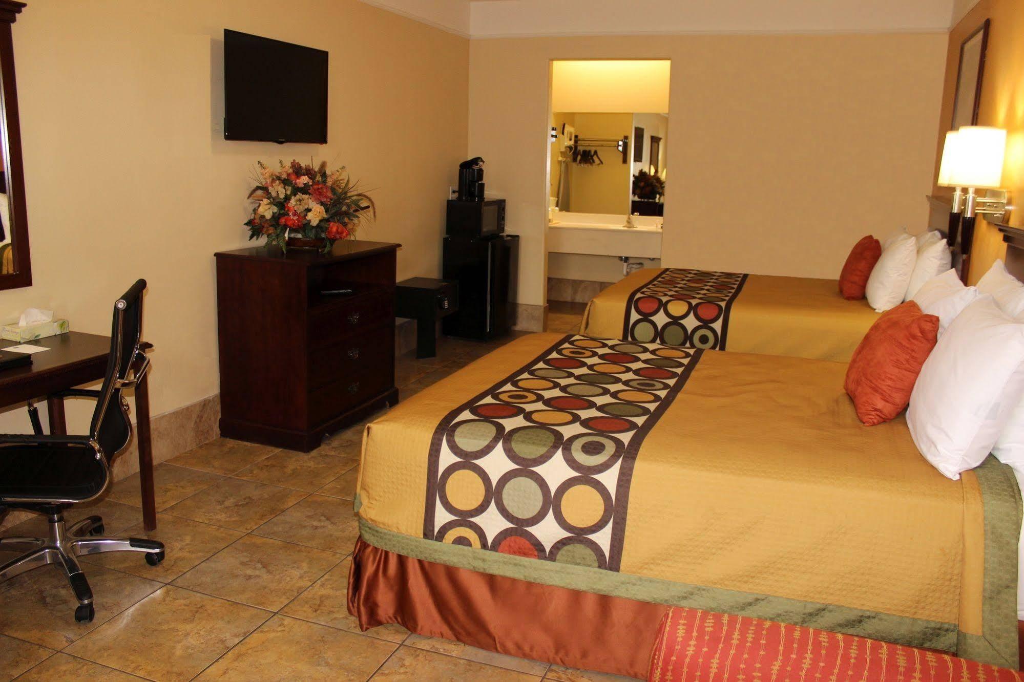 Texas Inn & Suites Mcallen At La Plaza Mall And Airport McAllen Exterior foto